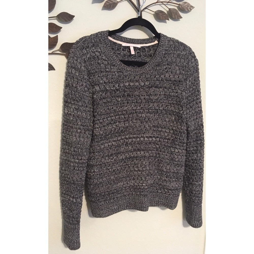 3/$25💥Victoria Secret Sweater!